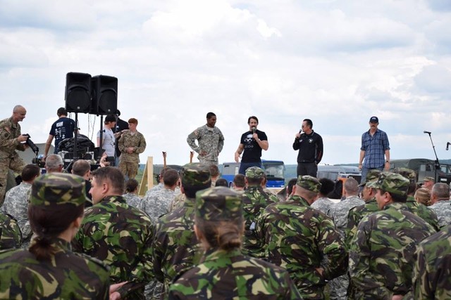 Spectacol pentru militarii participanti la RESOLUTE CASTLE 16

foto: Eugen Mihai