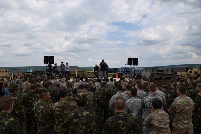 Spectacol pentru militarii participanti la RESOLUTE CASTLE 16

foto: Eugen Mihai