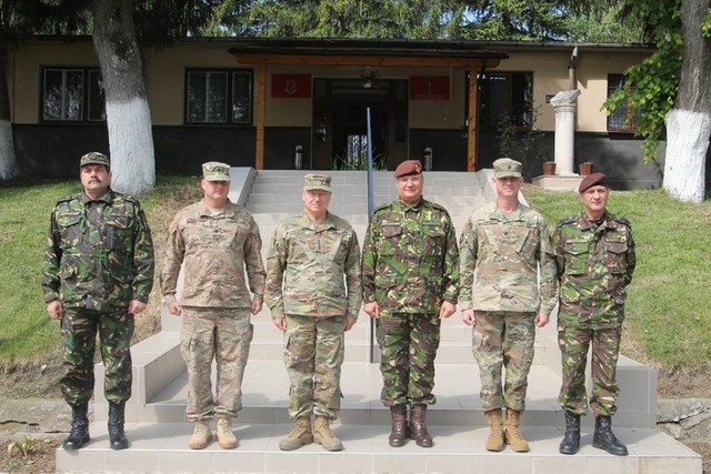 Fotografie de grup

foto: Eugen Mihai