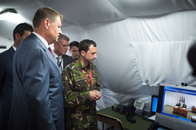 Aspect de la vizita Președintelui Romaniei, Klaus Iohannis la Exercitiul ,,Steadfast Cobalt 2016” - foto Eugen Mihai