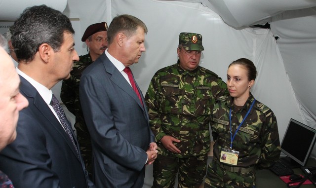 Aspect de la vizita Președintelui Romaniei, Klaus Iohannis la Exercitiul ,,Steadfast Cobalt 2016” - foto Eugen Mihai