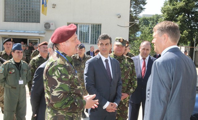 Aspect de la vizita Președintelui Romaniei, Klaus Iohannis la Exercitiul ,,Steadfast Cobalt 2016” - foto Eugen Mihai