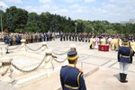 Ziua Eroilor - Mormantul Ostasului Necunoscut - Parcul Carol I

Foto: Valentin Ciobirca 
