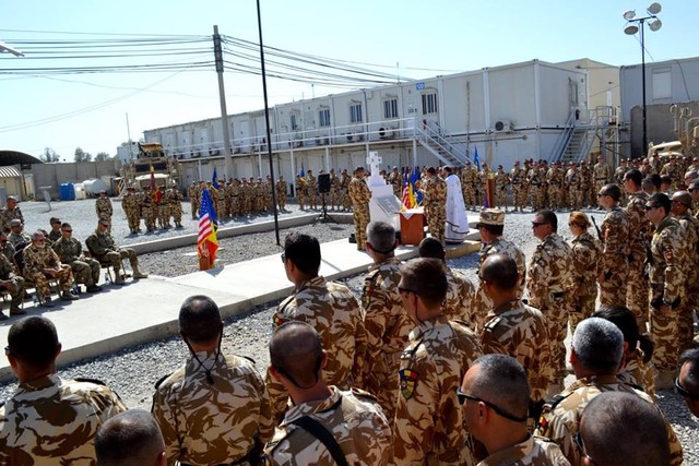 Ceremonie dedicata Zile Eroilor - Baza Militara Kandahar, Afganistan

Foto: Iulian Cadulencu
