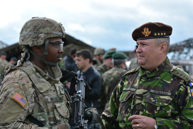 Ziua Distinșilor Vizitatori la exercițiul multinațional SARMIS-16 
Foto: Eugen Mihai
