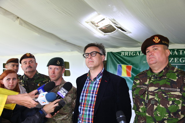 Ziua Distinșilor Vizitatori la exercițiul multinațional SARMIS-16 
Foto: Eugen Mihai

