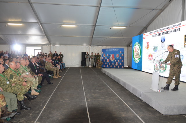 Ziua Distinșilor Vizitatori la exercițiul multinațional ANAKONDA-16

Foto: Dan Boban