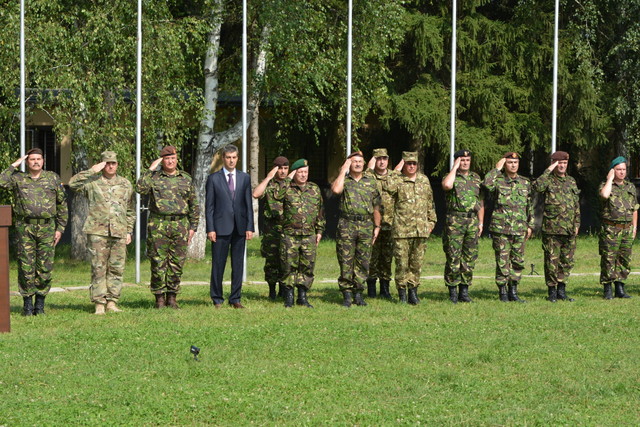 Ceremonia de deschidere a exercițiului, in prezența ministrului apararii naționale și a șefului Statului Major General - foto Valentin Ciobirca