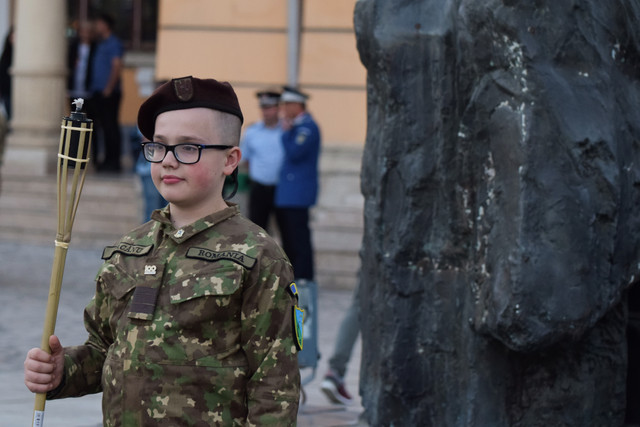 Ziua Eroilor, ceremonia de retragere cu torte, 16 mai 2018, Buzau 

Foto: MapN Laurențiu Turoi
