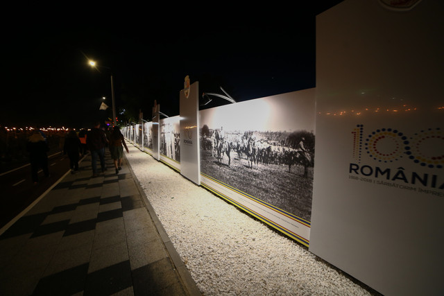 Ziua Eroilor, ceremonia de retragere cu torte, 16 mai 2018, Buzau 

Foto: MapN Laurențiu Turoi
