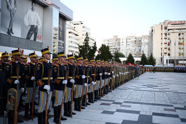 Ziua Eroilor, ceremonia de retragere cu torte, 16 mai 2018, Buzau 

Foto: MapN Laurențiu Turoi
