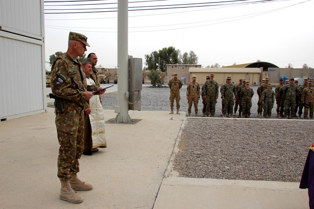 Ceremonie dedicata Zilei Eroilor organizata de militarii Batalionului de Protecția Forței “Vulturii Carpaților” dislocati in Baza Militara Aeriana Kandahar
Foto: MApN Iulian Cadulencu

