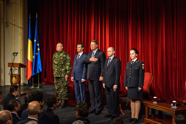 Dezbatere cu public la Satu-Mare -„Armata – institutie fundamentala a statului. Sursa de incredere si mandrie nationala” 
Foto: Nicusor Comanescu