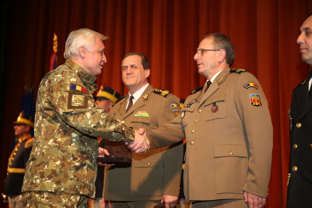 Ceremonie de trecere in rezerva la sediul Statului Major General
