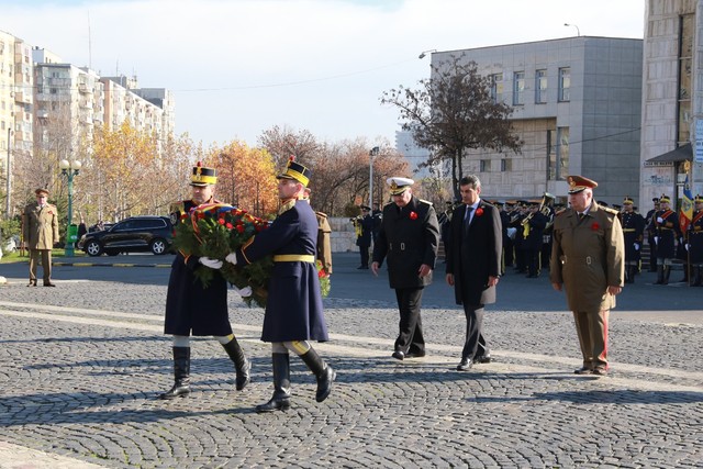 Aspecte de la ceremonia militara și religioasa organizata la Monumentul Eroilor cazuti in Teatrele de Operatii si pe teritoriul Romaniei