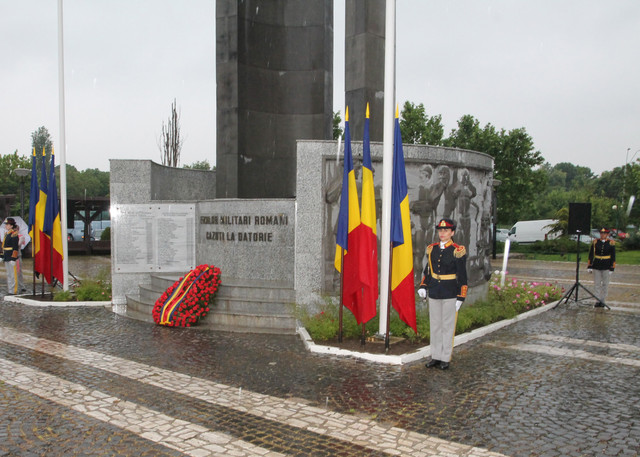 Ziua Eroilor la MECTO - Monumentul Eroilor cazuti in misiune in teatrele de operatii si pe teritoriul Romaniei 
Foto:Eugen Mihai