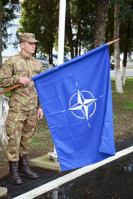 Ziua NATO sarbatorita la sediul Brigazii Multinationale Sud-Est 
Foto: M.Ap.N.