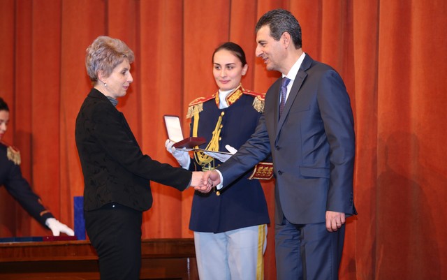 Acordarea de ordine, medalii nationale si distinctii militare cu prilejul Zilei Statului Major General Foto. MApN Valentin Ciobarca