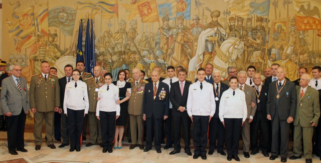 Aspect de la ceremonia de avansare in grad a veteranilor de razboi