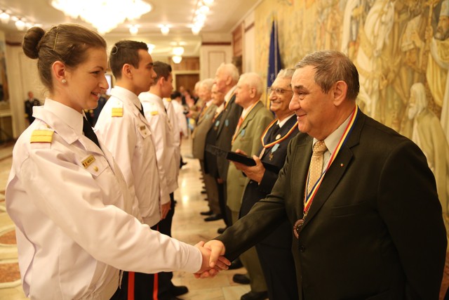 Aspect de la ceremonia de avansare in grad a veteranilor de razboi (Foto: Valentin Ciobirca)