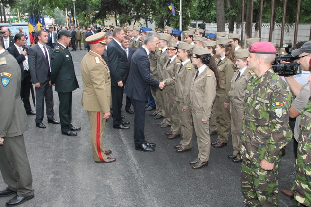 Aspecte din timpul vizitei la Unitatea pentru Integrarea Fortelor NATO (NFIU) din Bucuresti