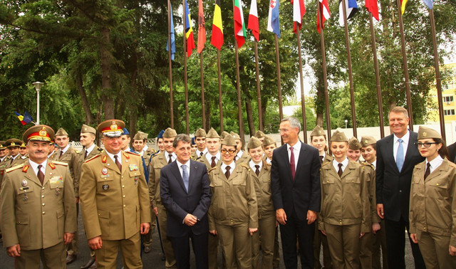Aspecte din timpul vizitei la Unitatea pentru Integrarea Fortelor NATO (NFIU) din Bucuresti