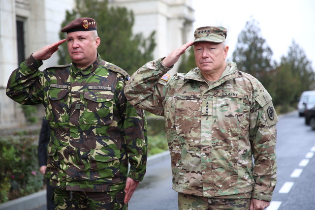 Seful Garzii Nationale din SUA, generalul Frank J. GRASS, in vizita in Romania