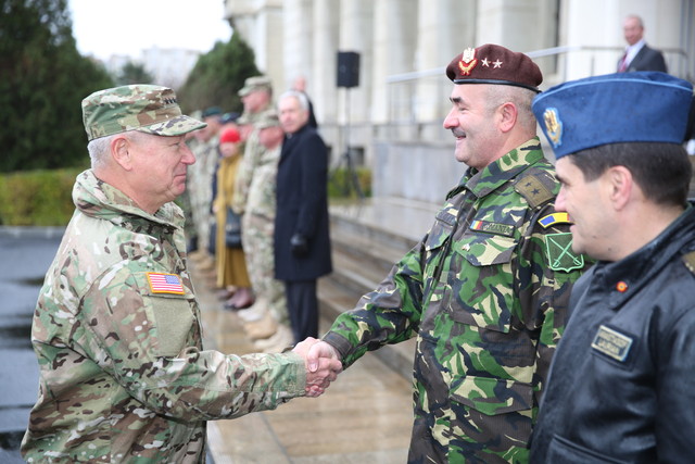 Seful Garzii Nationale din SUA, generalul Frank J. GRASS, in vizita in Romania