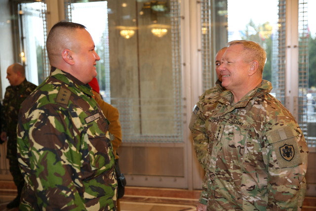 Seful Garzii Nationale din SUA, generalul Frank J. GRASS, in vizita in Romania