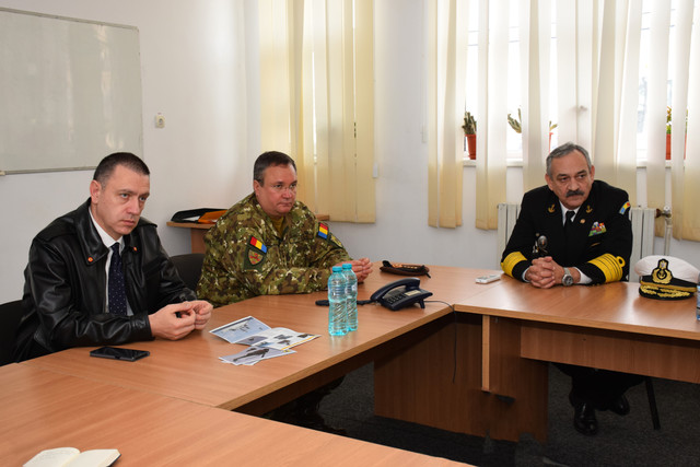 Ministrul apararii nationale si seful Statului Major al Apararii in vizita de lucru la Centrul 39 Scafandri Constanta. Foto: Cristian Vlasceanu