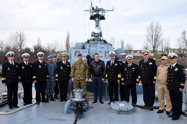 Ministrul apararii nationale si seful Statului Major al Apararii in vizita de lucru la Divizionul 150 Nave Purtatoare de Rachete si Divizionul 50 Corvete, Mangalia. Foto: Cristian Vlasceanu