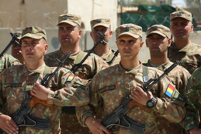 Militari ai Batalionului 30 Vanatori de Munte „Dragoslavele” in baza Kandahar, Afganistan - foto Valentin Ciobirca