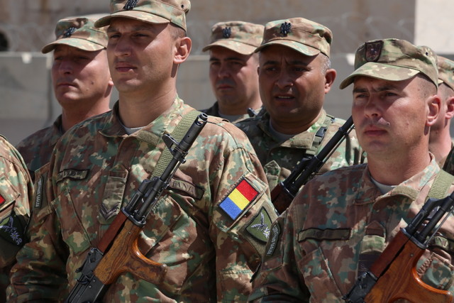 Militari ai Batalionului 30 Vanatori de Munte „Dragoslavele” in baza Kandahar, Afganistan - foto Valentin Ciobirca