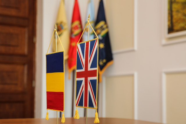 Intrevederea sefului Statului Major al Apararii, Nicolae Ionel Ciuca cu adjunctul reprezentantului permanent al Regatului Unit al Marii Britanii la NATO si consilier pentru aparare, Nick Pikard. Foto: Nicusor Comanescu