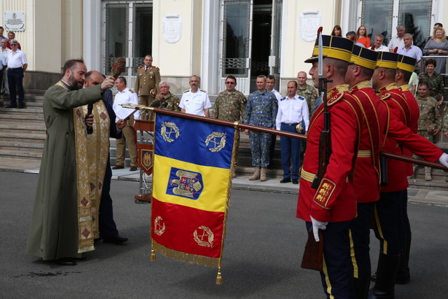 Ceremonia de inmanare a Drapelului de lupta Centrului de exploatare, mentenanța și dezvoltare puncte de comanda strategice ”General Anton Berindei” Foto: Vali Ciobarca