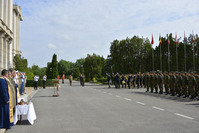 Ceremonia de inmanare a Drapelului de lupta Centrului de exploatare, mentenanța și dezvoltare puncte de comanda strategice ”General Anton Berindei” Foto: Nicusor Comanescu