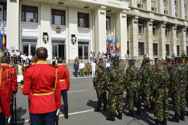 Ceremonia de inmanare a Drapelului de lupta Centrului de exploatare, mentenanța și dezvoltare puncte de comanda strategice ”General Anton Berindei” Foto: Nicusor Comanescu