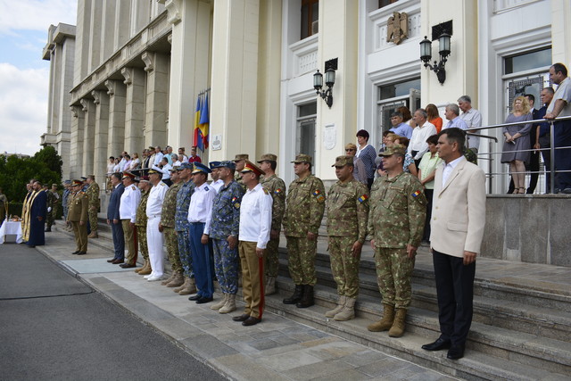 Ceremonia de inmanare a Drapelului de lupta Centrului de exploatare, mentenanța și dezvoltare puncte de comanda strategice ”General Anton Berindei” Foto: Nicusor Comanescu