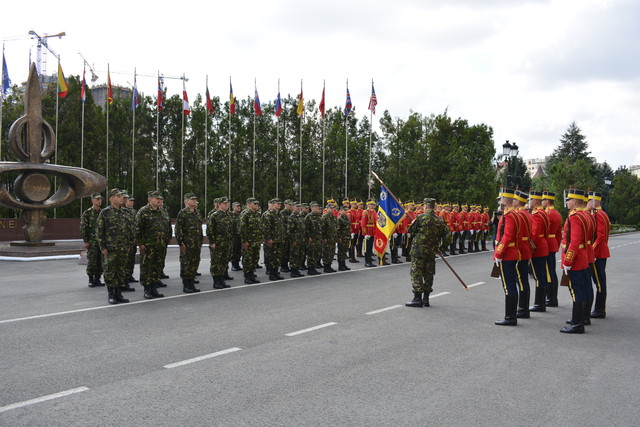 Ceremonia de inmanare a Drapelului de lupta Centrului de exploatare, mentenanța și dezvoltare puncte de comanda strategice ”General Anton Berindei” Foto: Nicusor Comanescu