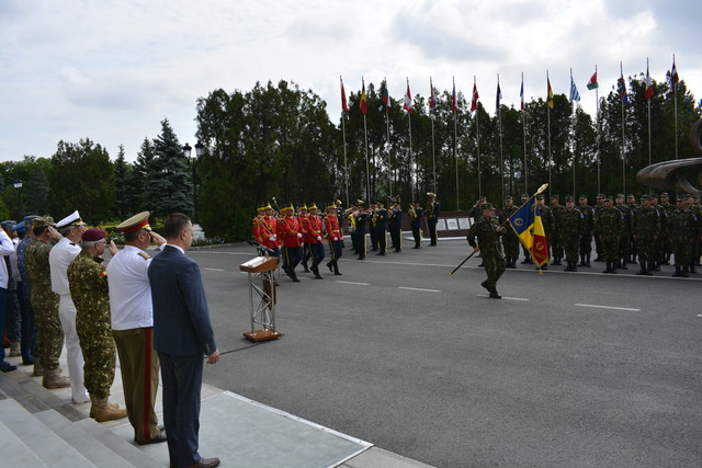 Ceremonia de inmanare a Drapelului de lupta Centrului de exploatare, mentenanța și dezvoltare puncte de comanda strategice ”General Anton Berindei” Foto: Nicusor Comanescu