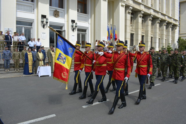 Ceremonia de inmanare a Drapelului de lupta Centrului de exploatare, mentenanța și dezvoltare puncte de comanda strategice ”General Anton Berindei” Foto: Nicusor Comanescu