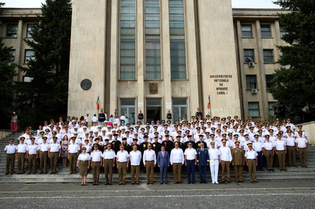Promoția 121 „Centenarul Marii Uniri” a Facultații de comanda și stat major și a Facultații de securitate din Universitatea Naționala de Aparare „Carol I” - foto Valentin Ciobirca