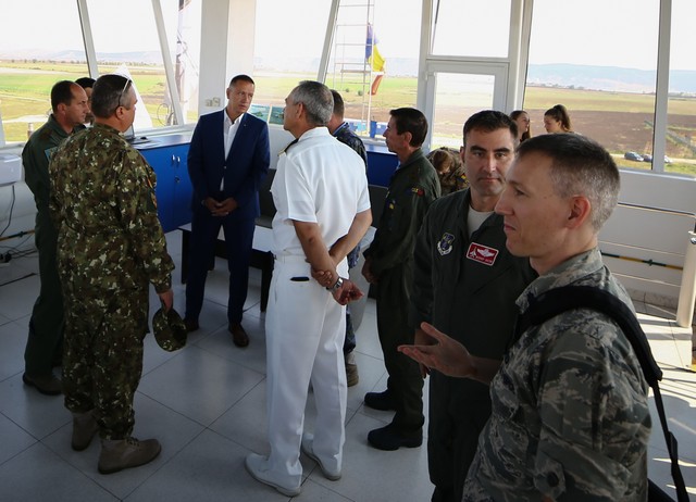 Antrenament in comun cu avioane F- 22 Raptor, la Campia Turzii. foto: Laurențiu Turoi