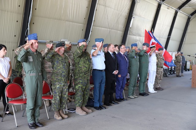 Ceremonie prilejuita de predarea-primirea misiunii de Poliție Aeriana intarita la Mihail Kogalniceanu. Foto: Bogdan Pantilimon