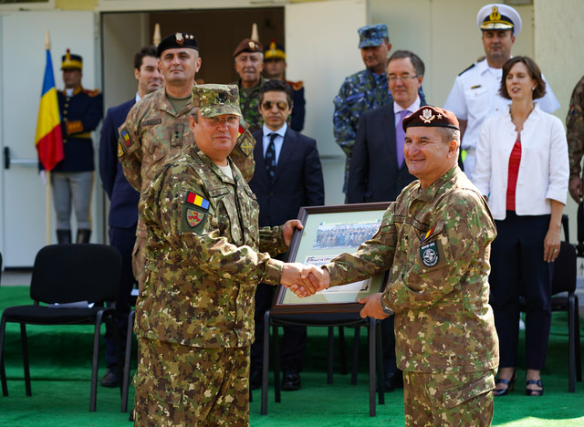 Ziua Comandamentului Multinațional de Divizie Sud-Est și ceremonia de arborare a drapelelor. Foto: Laurențiu Turoi