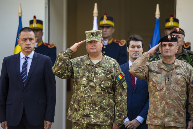 Ziua Comandamentului Multinațional de Divizie Sud-Est și ceremonia de arborare a drapelelor. Foto: Laurențiu Turoi