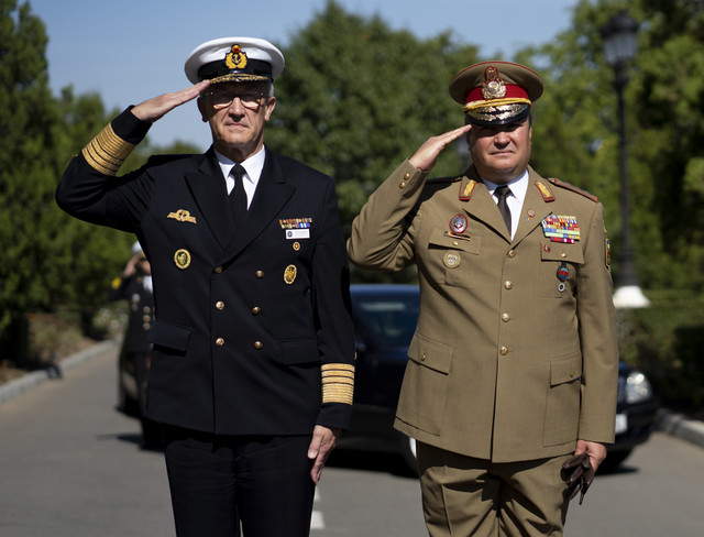 Salutul garzii de onoare (foto: Turoi Laurentiu)