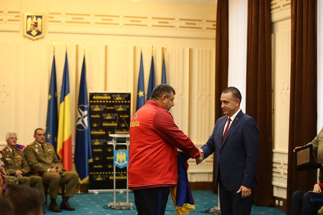 Mult succes, dragi colegi! Foto: Laurențiu Turoi