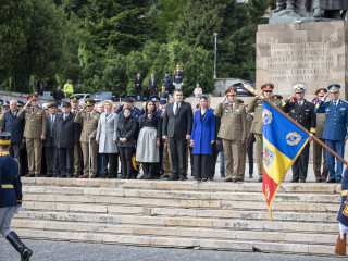 Defilarea detașamentului de onoare Foto:Laurențiu Turoi