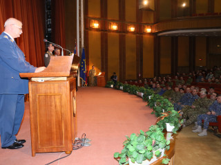 Ceremonie de trecere in rezerva a unor cadre militare din Statul Major al Apărării <br/> Foto: Petrică Mihalache